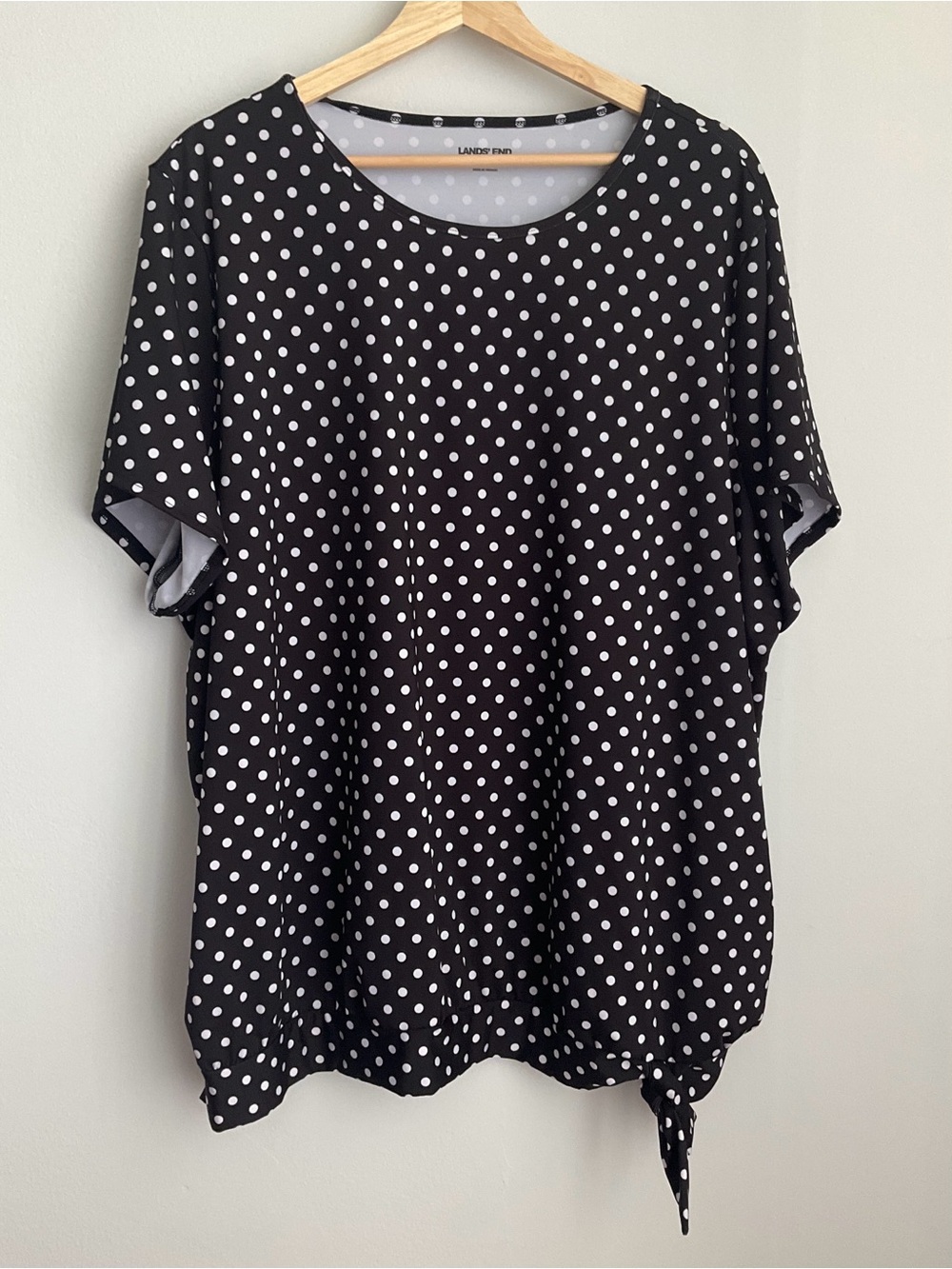 Lands' End 3X Black and White Polka Dot Short Sleeve Tie-Hem Tee